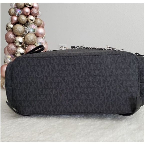 Michael Kors Chain Backpack And Wallet Set - Picture 5 of 10